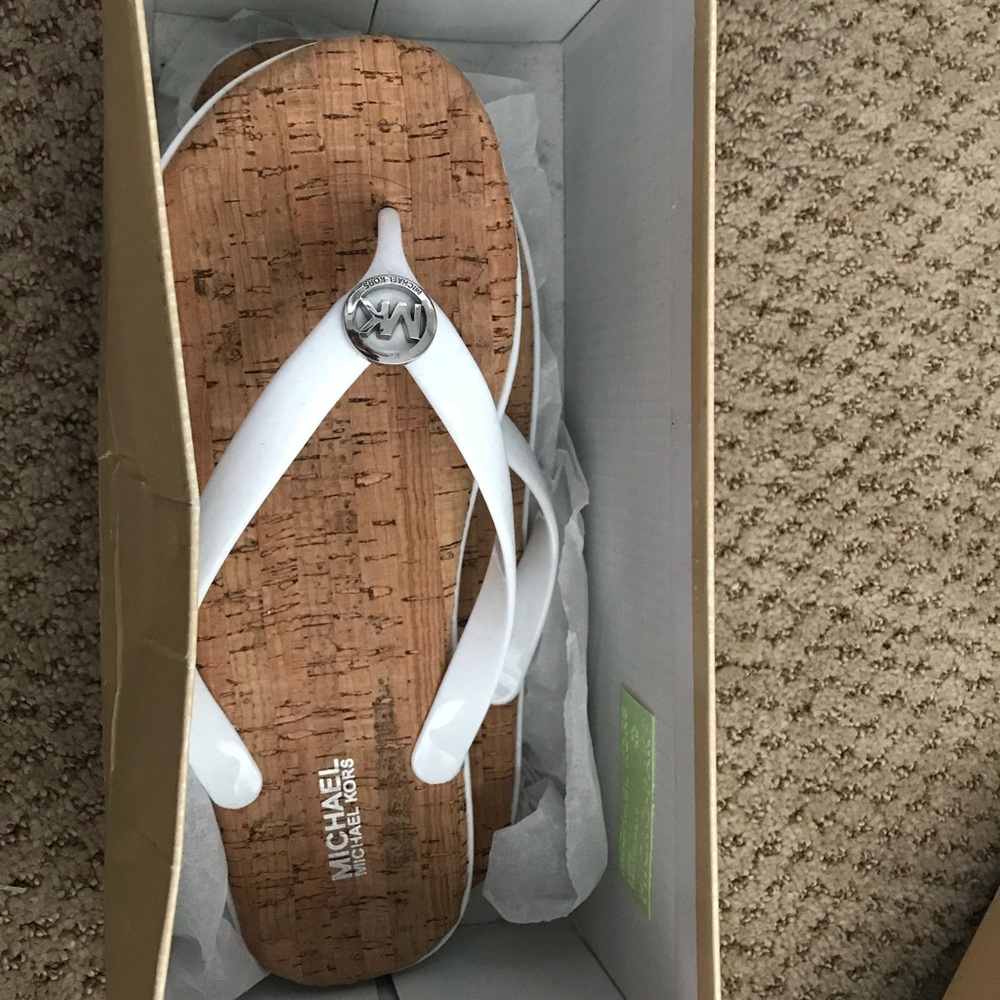 7.5 Michael Kors white sandal
